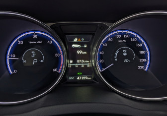 Подержанный автомобиль Hyundai ix35 2014 года (13 фото)