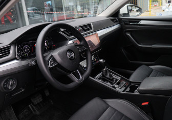 Подержанный автомобиль Skoda Superb Liftback 2020 года (14 фото)