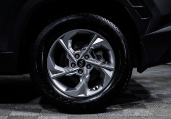 Подержанный автомобиль Hyundai Tucson 2021 года (15 фото)