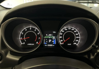Подержанный автомобиль Mitsubishi ASX 2010 года (15 фото)