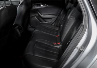 Подержанный автомобиль Audi A6 Sedan 2017 года (10 фото)