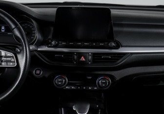 Подержанный автомобиль Kia Cerato Sedan 2022 года (10 фото)