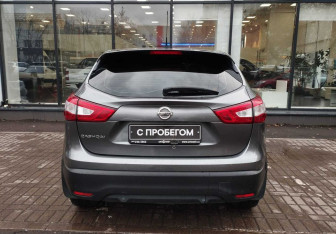 Подержанный автомобиль Nissan Qashqai 2014 года (7 фото)