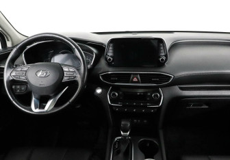 Подержанный автомобиль Hyundai Santa Fe 2019 года (6 фото)
