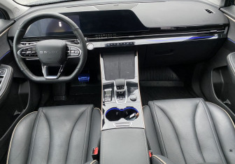 Подержанный автомобиль Omoda C5 2023 года (10 фото)