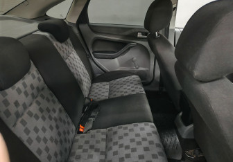 Подержанный автомобиль Ford Focus Sedan 2008 года (12 фото)