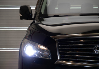 Подержанный автомобиль Infiniti QX56 2012 года (37 фото)