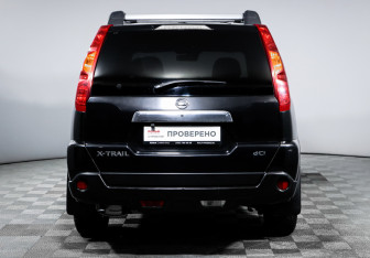 Подержанный автомобиль Nissan X-Trail 2008 года (6 фото)