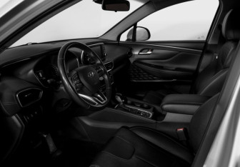Подержанный автомобиль Hyundai Santa Fe 2018 года (11 фото)