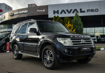 Подержанный автомобиль Mitsubishi Pajero 2012 года (2 фото)