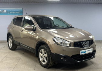 Подержанный автомобиль Nissan Qashqai 2012 года (3 фото)