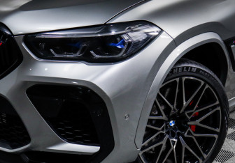 Подержанный автомобиль BMW X6 M 2021 года (16 фото)