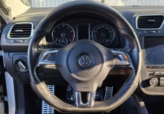 Подержанный автомобиль Volkswagen Scirocco 2011 года (14 фото)