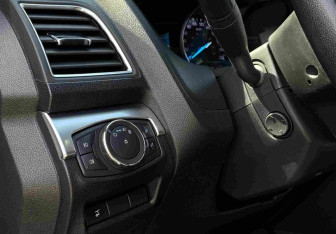 Подержанный автомобиль Ford Explorer 2018 года (25 фото)