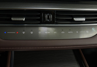 Подержанный автомобиль Chery Tiggo 8 Pro Max 2023 года (16 фото)