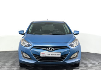Подержанный автомобиль Hyundai i30 Hatchback 2013 года (2 фото)