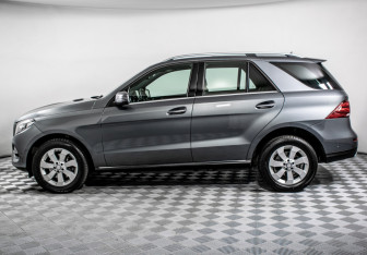 Подержанный автомобиль Mercedes-Benz GLE 2016 года (8 фото)