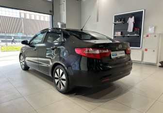 Подержанный автомобиль Kia Rio Sedan 2011 года (6 фото)