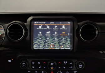 Подержанный автомобиль Jeep Wrangler 2021 года (14 фото)