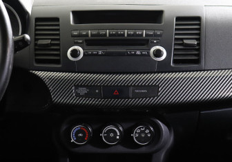 Подержанный автомобиль Mitsubishi Lancer Sedan 2012 года (8 фото)