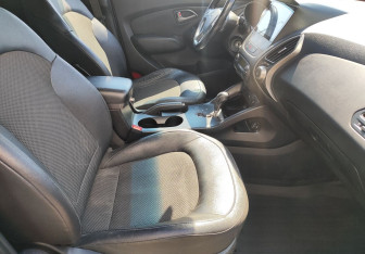 Подержанный автомобиль Hyundai ix35 2015 года (9 фото)