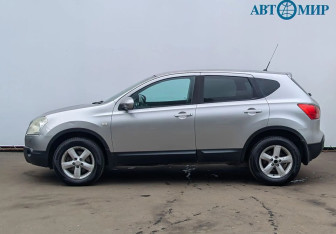 Подержанный автомобиль Nissan Qashqai 2008 года (8 фото)