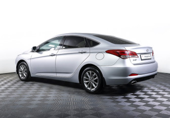 Подержанный автомобиль Hyundai i40 Sedan 2016 года (7 фото)