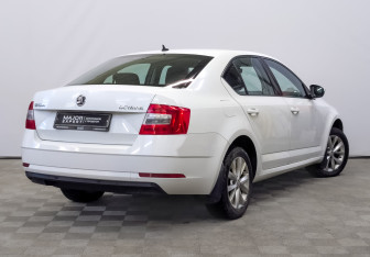 Подержанный автомобиль Skoda Octavia Liftback 2018 года (5 фото)