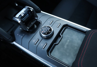 Подержанный автомобиль Jetour T2 2024 года (14 фото)