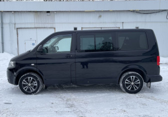 Подержанный автомобиль Volkswagen Caravelle 2013 года (8 фото)