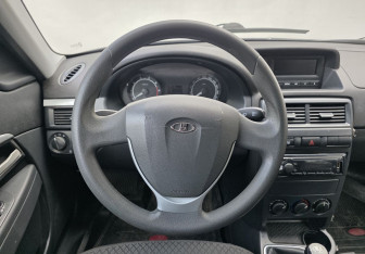 Подержанный автомобиль LADA (ВАЗ) Priora Wagon 2015 года (12 фото)