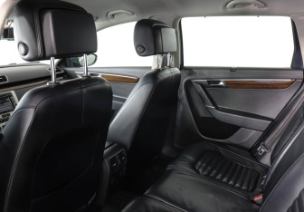 Подержанный автомобиль Volkswagen Passat Wagon 2012 года (8 фото)