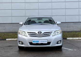 Подержанный автомобиль Toyota Camry Sedan 2011 года (2 фото)