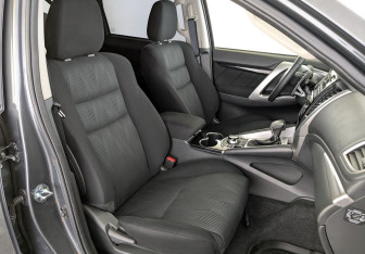 Подержанный автомобиль Mitsubishi Pajero Sport 2018 года (23 фото)