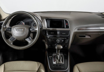 Подержанный автомобиль Audi Q5 2013 года (12 фото)