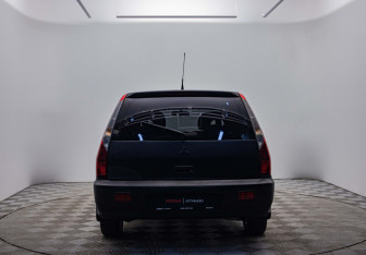 Подержанный автомобиль Mitsubishi Lancer Wagon 2006 года (6 фото)
