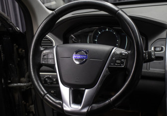 Подержанный автомобиль Volvo XC60 2014 года (17 фото)