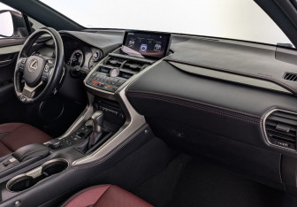 Подержанный автомобиль Lexus NX 2015 года (13 фото)