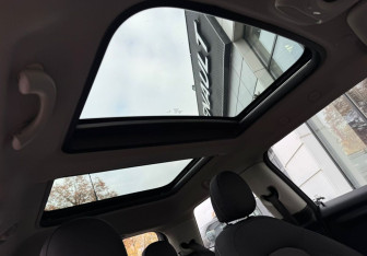 Подержанный автомобиль MINI Hatch 2016 года (12 фото)