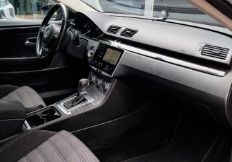 Подержанный автомобиль Volkswagen Passat CC 2013 года (7 фото)