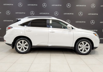 Подержанный автомобиль Lexus RX 2011 года (4 фото)
