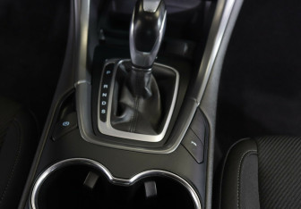 Подержанный автомобиль Ford Mondeo Sedan 2017 года (10 фото)