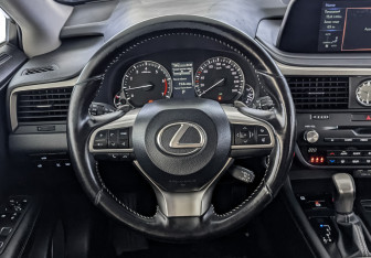 Подержанный автомобиль Lexus RX 2021 года (22 фото)