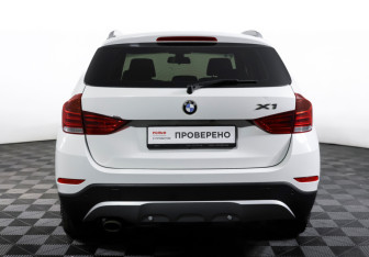 Подержанный автомобиль BMW X1 2013 года (6 фото)