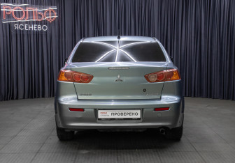 Подержанный автомобиль Mitsubishi Lancer Sedan 2008 года (6 фото)
