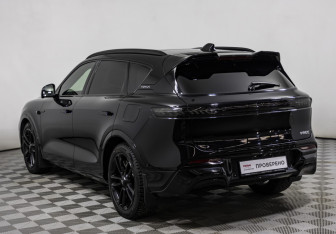 Подержанный автомобиль Voyah Free 2023 года (7 фото)