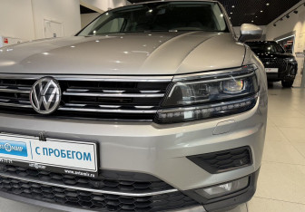 Подержанный автомобиль Volkswagen Tiguan 2019 года (9 фото)