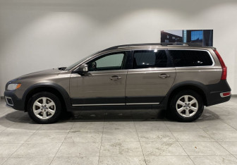 Подержанный автомобиль Volvo XC70 2008 года (8 фото)