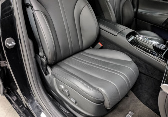 Подержанный автомобиль Genesis G80 2021 года (22 фото)