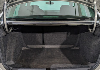 Подержанный автомобиль Volkswagen Polo Sedan 2018 года (10 фото)